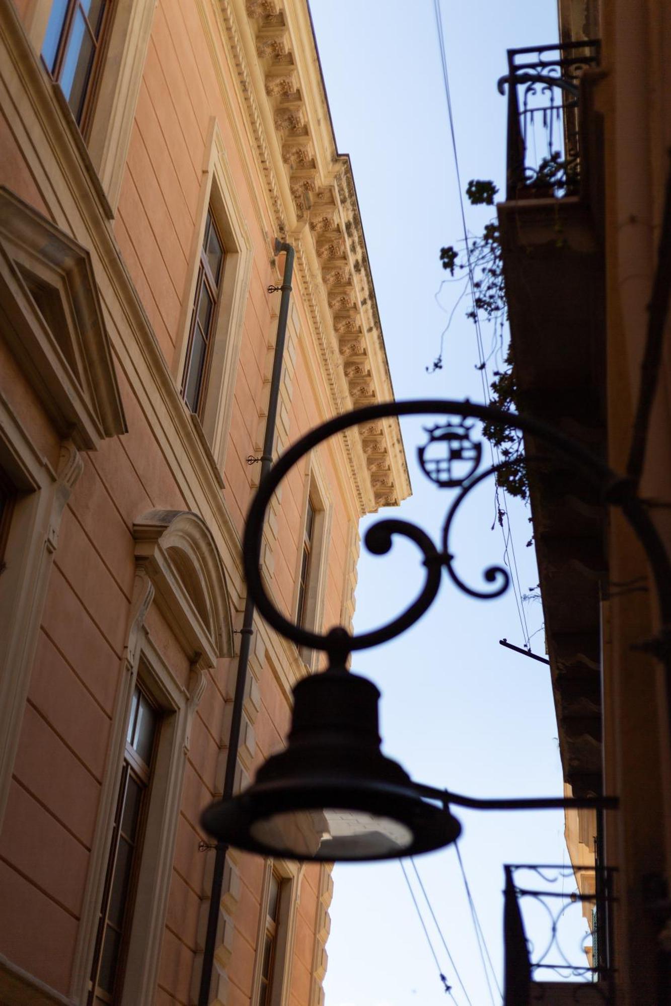 Casa Storica Di Charme Con Vista Mare Nel Cuore Di Cagliari Exterior photo